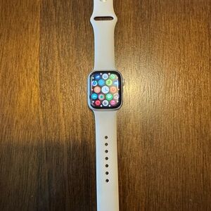Apple Watch Series 7 Aluminum (41MM) with cellular